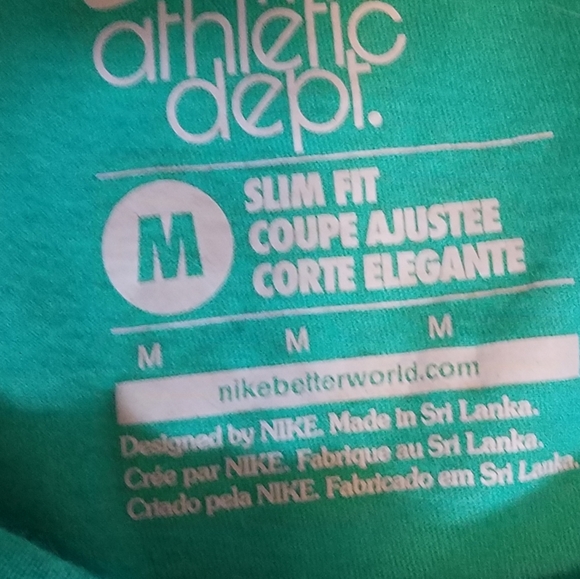 Nike like new Workout Tee - Picture 3 of 4
